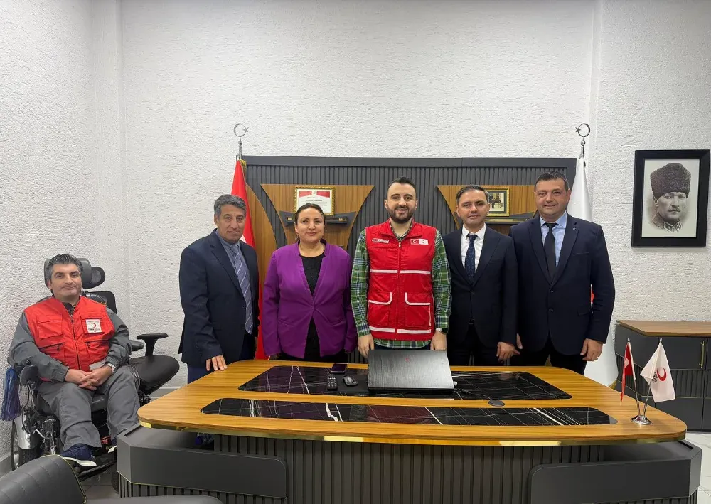 BAYRAMPAŞA’DA KIZILAY HAFTASI’NDA KURUM VE KURULUŞLARDAN DESTEK ZİYARETİ