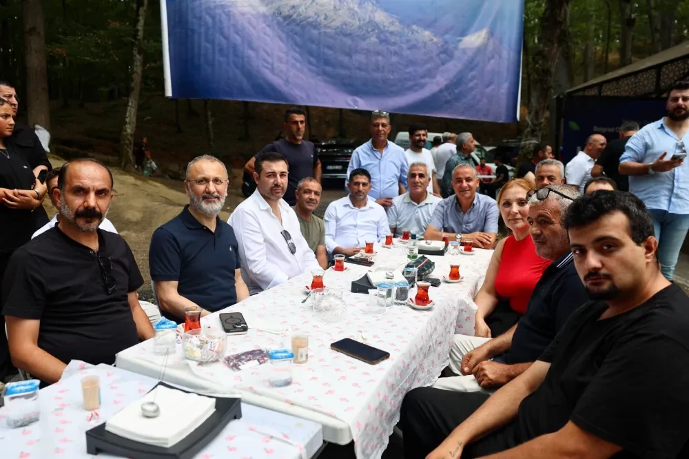 BAŞKAN ÖZMEN DOĞUBEYAZITLI HEMŞEHRİLERİYLE PİKNİKTE BULUŞTU