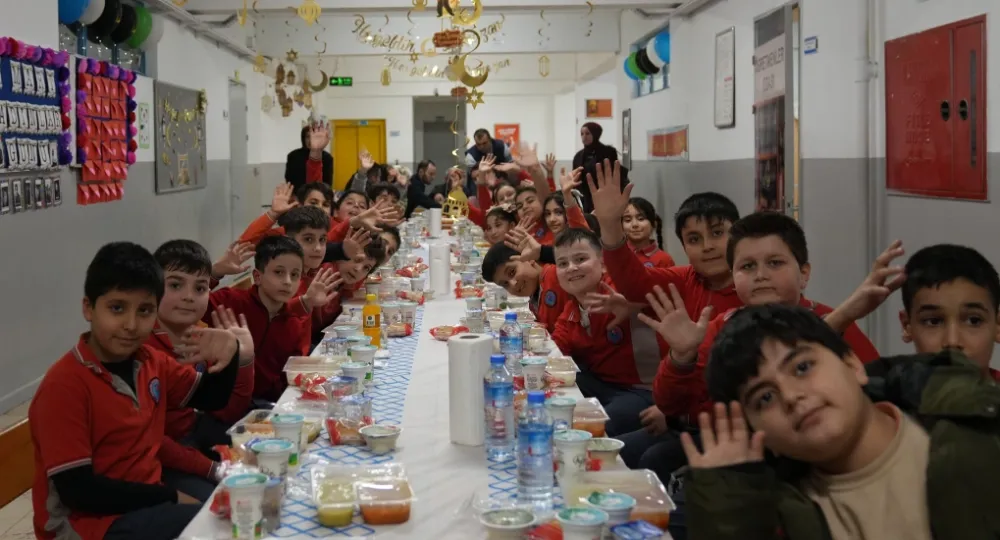 MİNİK KALPLER İFTAR SOFRASINDA BULUŞTU