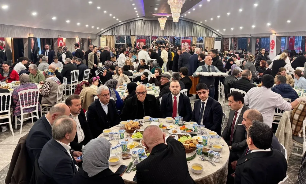 MHP BAYRAMPAŞA, "HAYIRLI İFTARLAR KOMŞUM" SOFRASINDA BULUŞTU