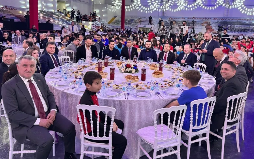 İSRAF, SEMİM ŞARKISI MÜZİKLİ GÖSTERİ: İFTARIN MANEVİ RUHUNDAN UZAKLAŞTI